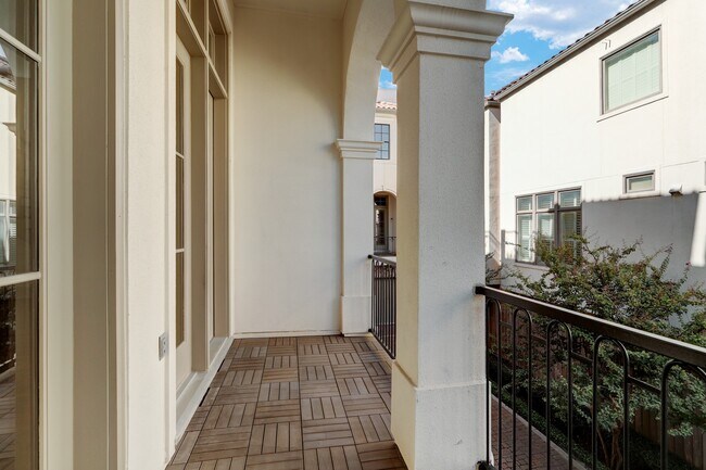 Building Photo - 4838 Austin St