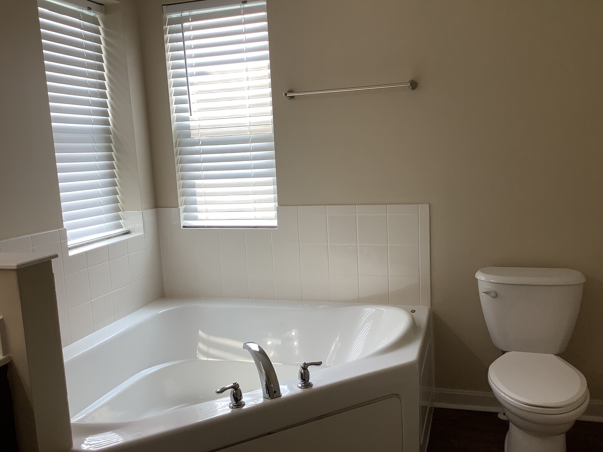 Building Photo - 924 Fresno St