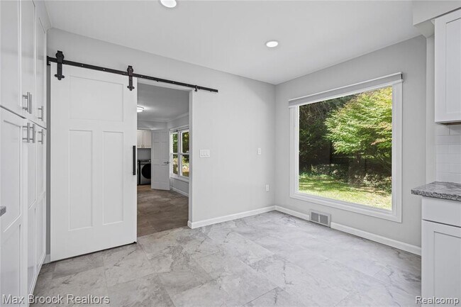 Building Photo - 2601 Lamplighter Ln