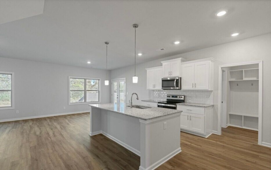 Building Photo - 121 Gander Cir