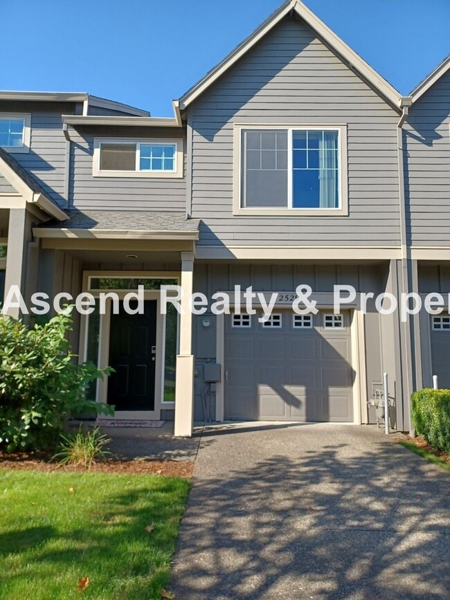 Building Photo - 3 Bed Townhome 1 Car Garage Backs to Greenspace Close to Parks, Intel, Nike, Columbia Sportswear