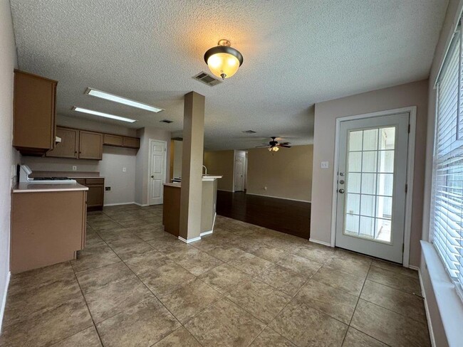 Building Photo - 1407 Ashley Dr