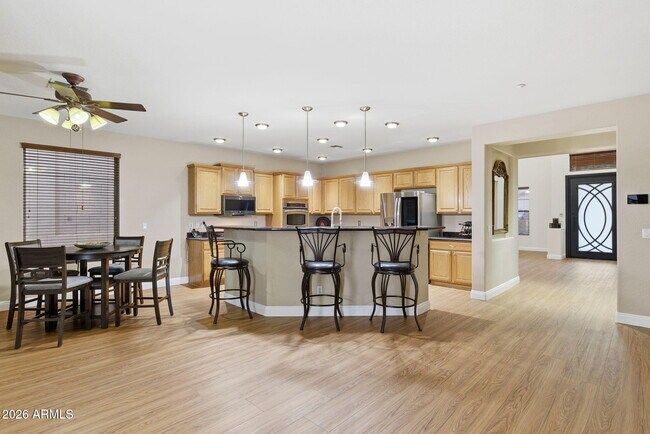 Building Photo - 6206 W Buckhorn Trail