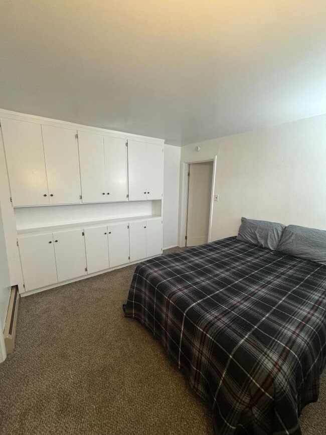 Building Photo - 315 Diamondville Ave