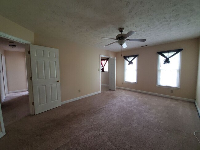 Building Photo - 3508 Gowan Ln