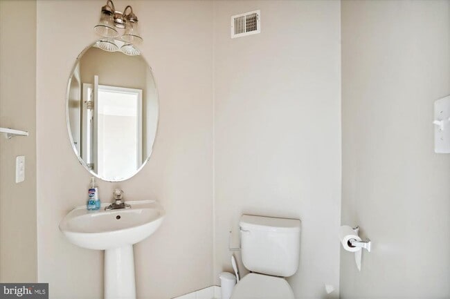 Building Photo - 25404 Upper Clubhouse Dr