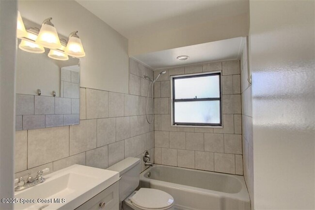 Building Photo - 331 Carmine Dr