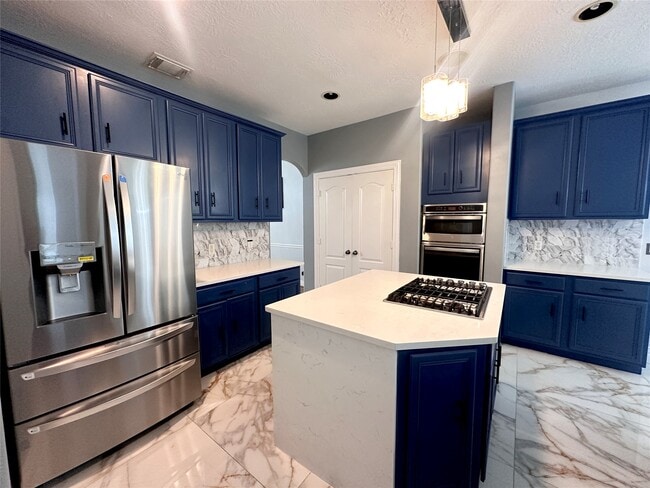 Building Photo - 2819 Lake Shore Harbour Dr