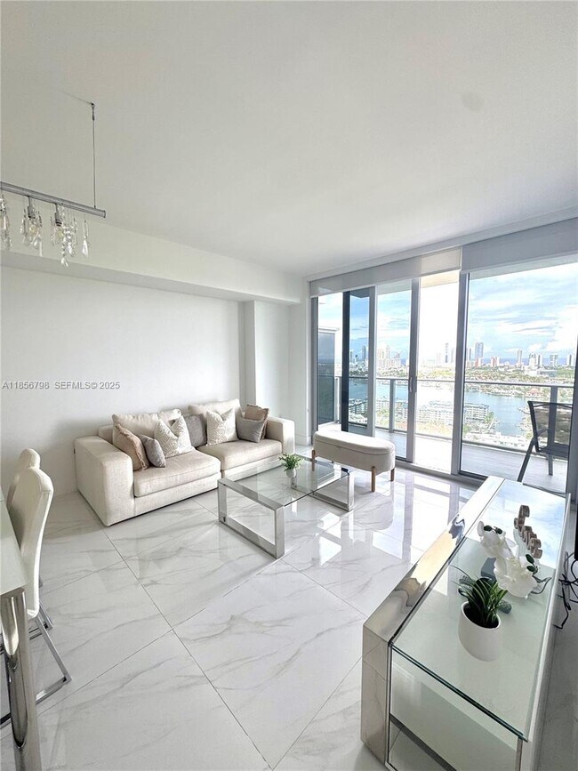 Building Photo - 16385 Biscayne Blvd