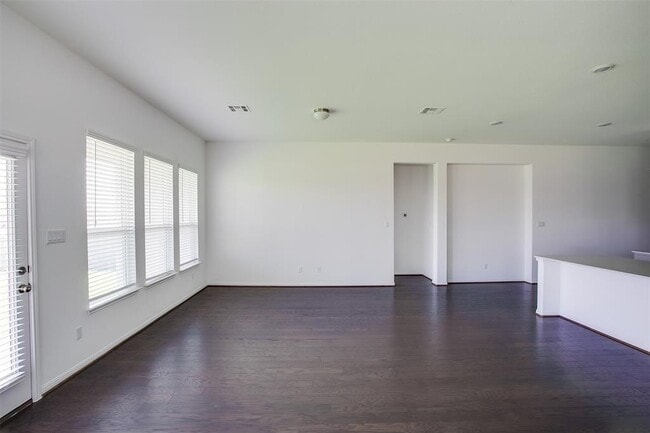 Building Photo - 105 Coronella Dr