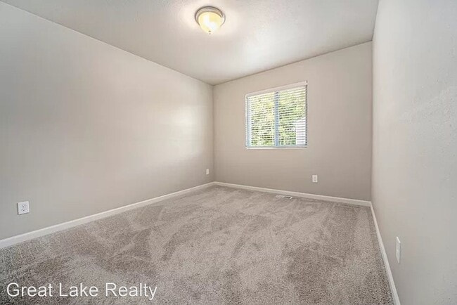 Building Photo - 4 br, 2.5 bath House - 425 Oak Hill Court