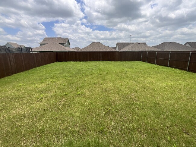 Building Photo - 490 Burnett Trail
