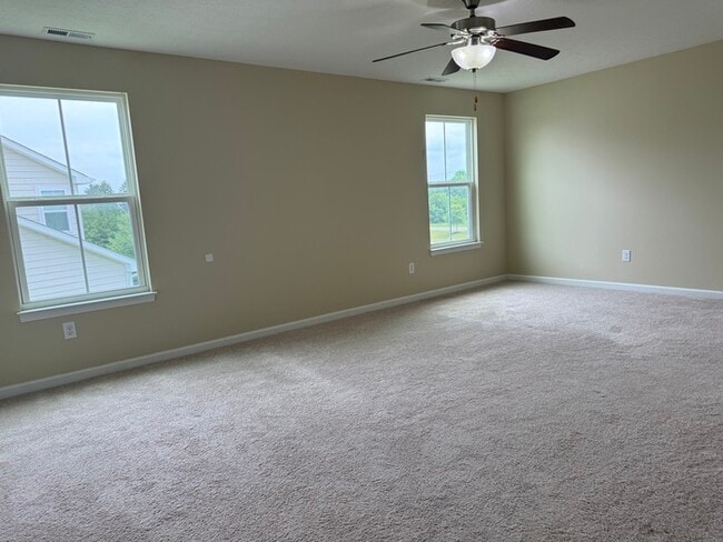 Building Photo - Spacious 4 beds 2.5 baths in Lewis Center!