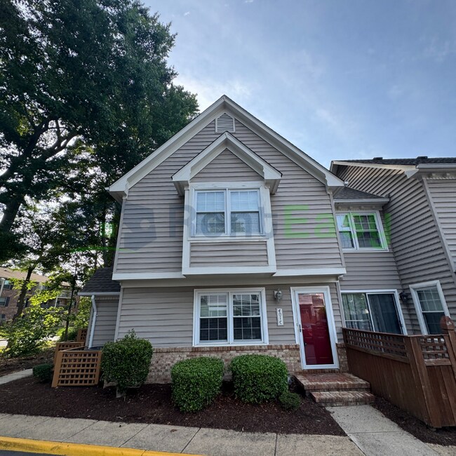 Building Photo - 401 Henley Ct