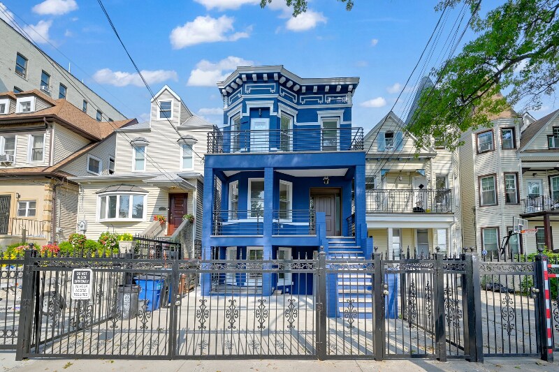 Building Photo - 3127 Sedgwick Ave