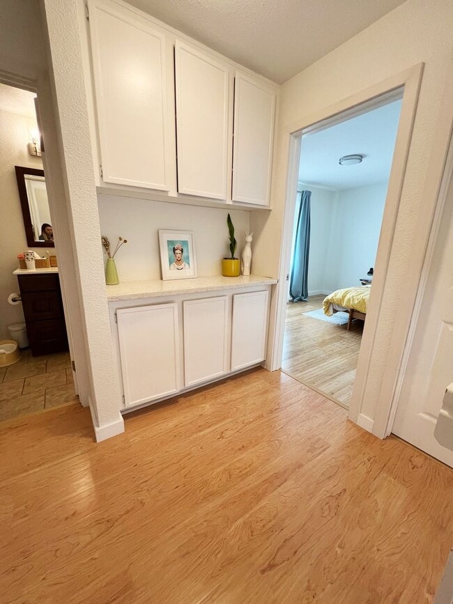 Building Photo - Stunningly Upgraded 3 Bed/2.5 Bath Home