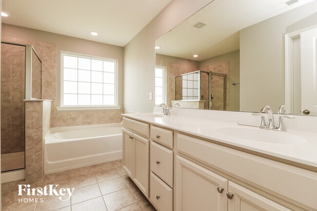 Building Photo - 358 Fox Ridge Ln