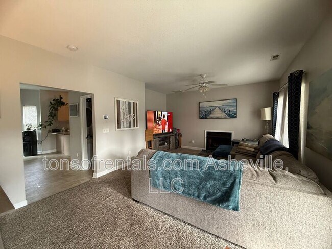 Building Photo - 23 Scottish Cir