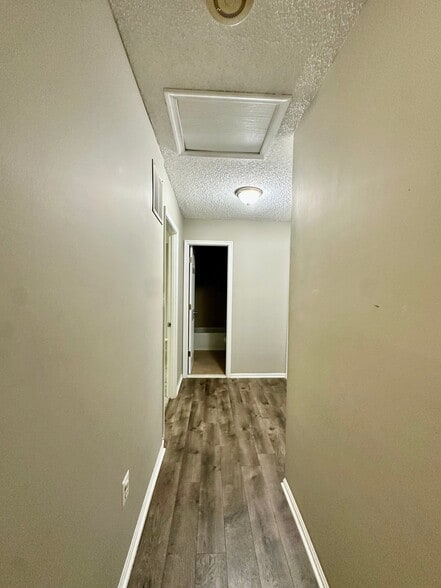 Building Photo - 3070 Tecumseh Ct