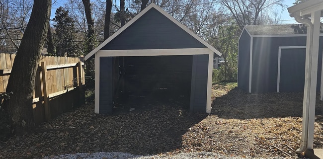 Building Photo - Cute 2 bedroom in East Springfield