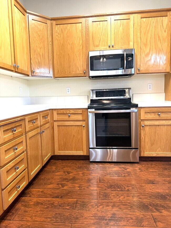 Building Photo - 238 Westbury Ln