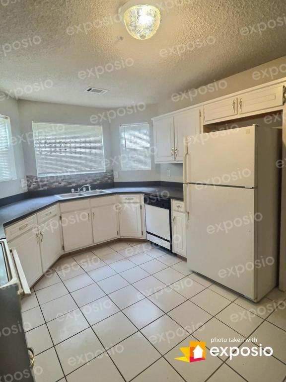 Building Photo - 3802 Soapstone Rd