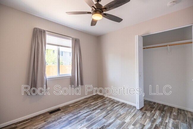 Building Photo - 1113 Banjo Ct