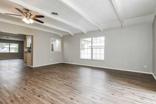 Building Photo - 999 Tomes Ct