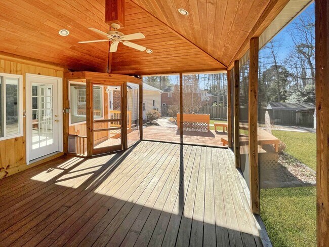 Building Photo - Brick Rancher with Handicap Accessibility!!!