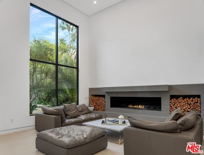 Building Photo - 6029 Melvin Ave