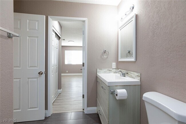 Building Photo - 5058 S Rainbow Blvd