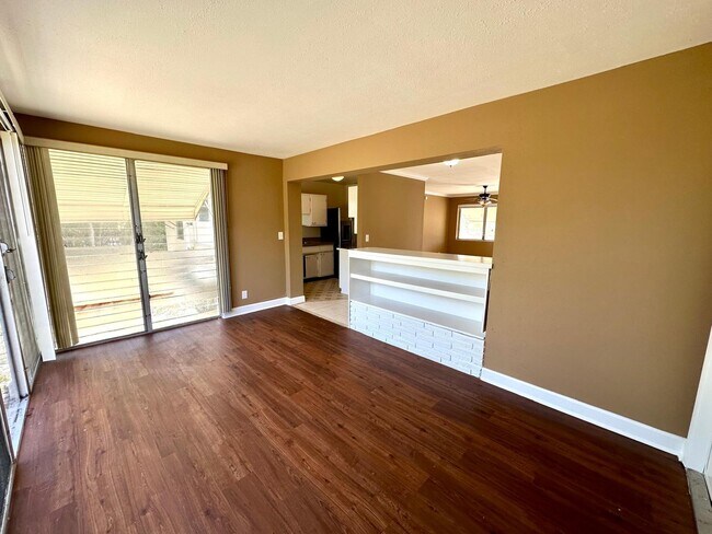 Building Photo - 861 W Ilex Dr