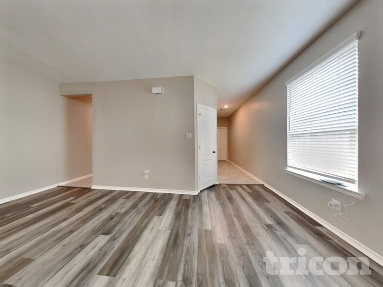 Building Photo - 20010 Northpark Oak Ln