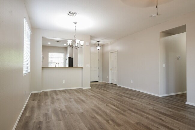 Building Photo - 1824 W Kuralt Dr