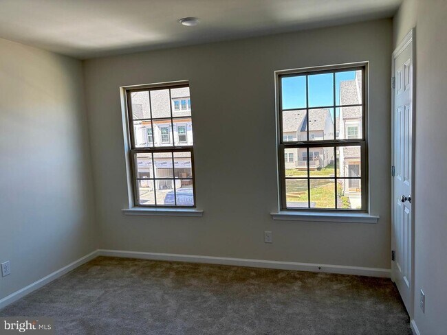 Building Photo - 122 S Buck Tavern Wy