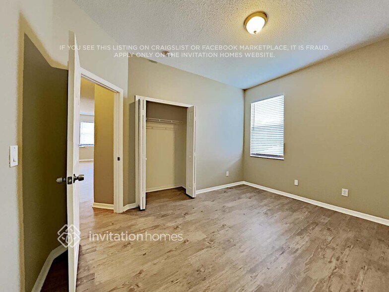 Building Photo - 1419 Royal St George Dr