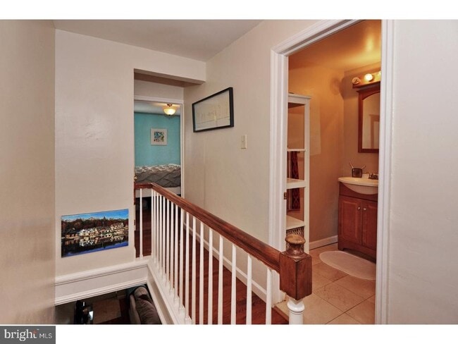 Building Photo - 728 S Smedley St