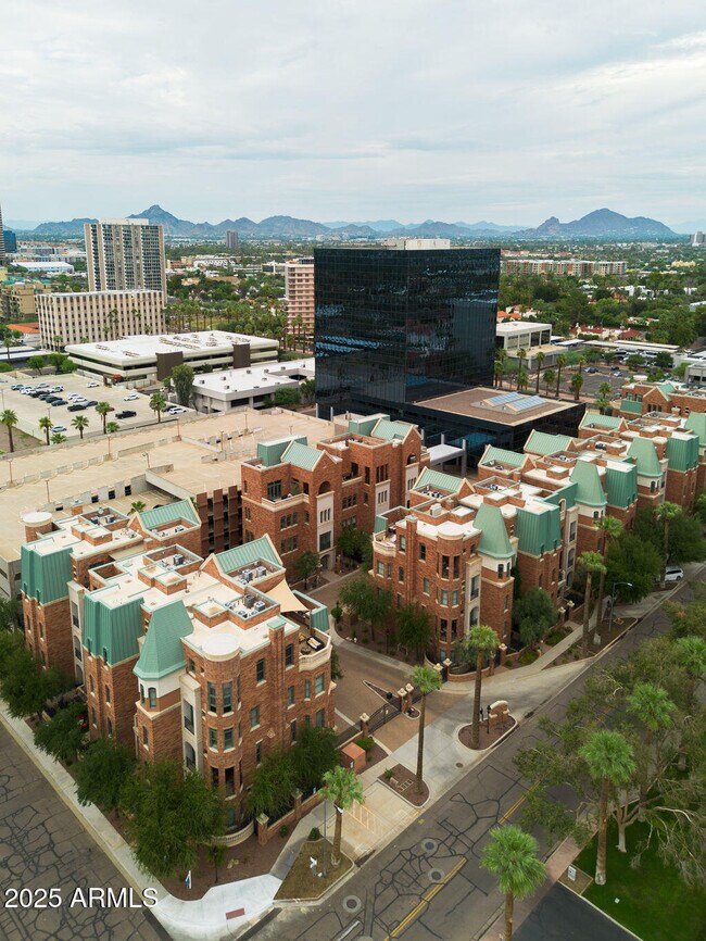 Building Photo - 50 W Palm Ln