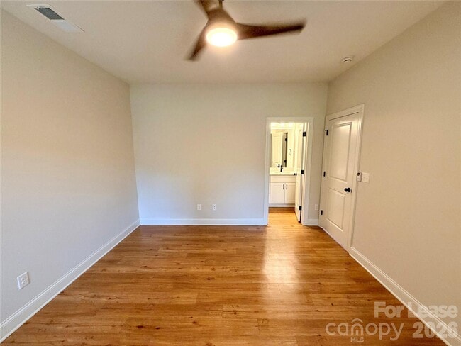 Building Photo - 521 N Linwood Ave