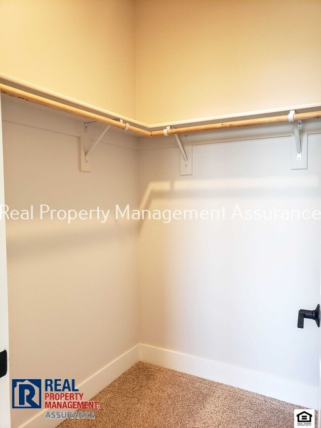 Building Photo - 16870 SW Rockhampton Ln