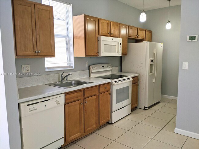 Building Photo - 9372 SW 171st Ct