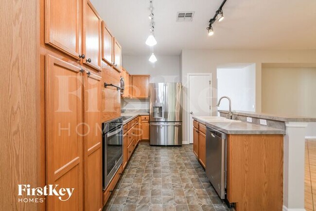 Building Photo - 258 Aster Dr