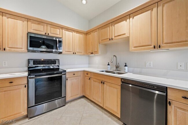 Building Photo - 3131 Meandering Way