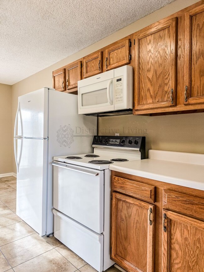 Building Photo - 1607 Bourland Ln