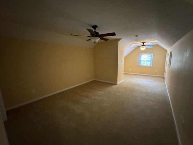 Building Photo - Large 3/2 House off Kingston Hwy- $2,195