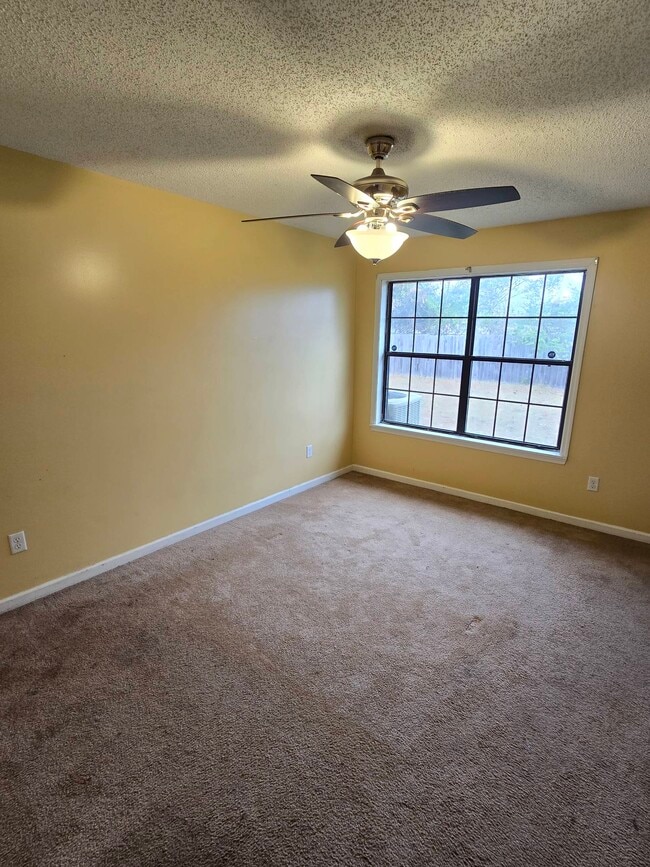 Building Photo - 1304 Tower Dr