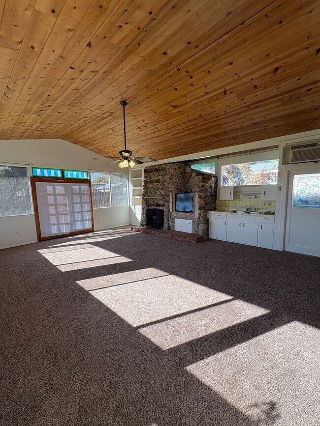 Building Photo - 217 Gridley Rd