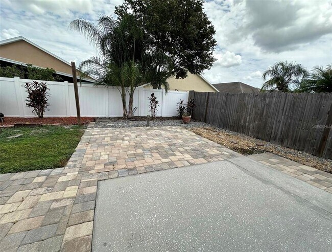 Building Photo - 10707 Flycast Cir
