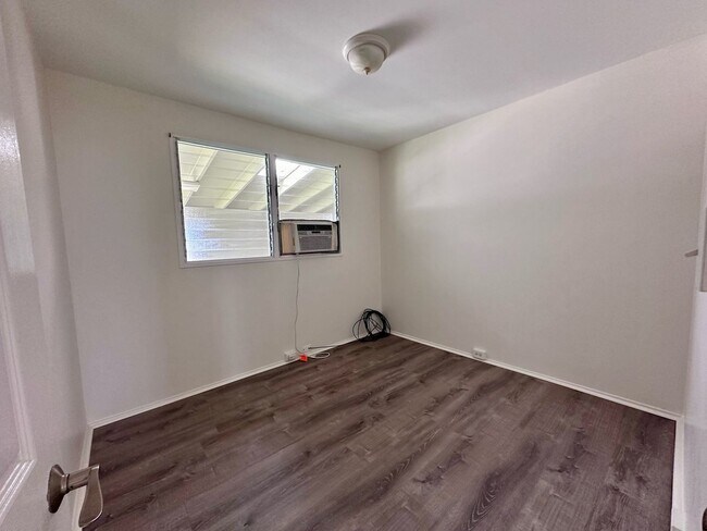 Building Photo - 420A Oneawa St