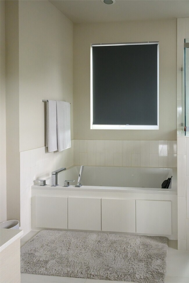 Building Photo - 4618 Nichols St